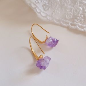 Gold plated brass raw amethyst drop earrings